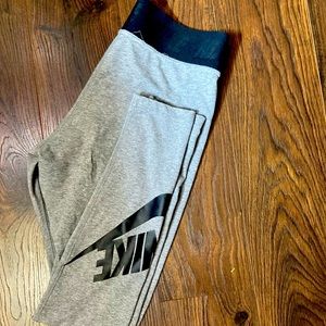 Women’s Nike Workout Leggings - Medium